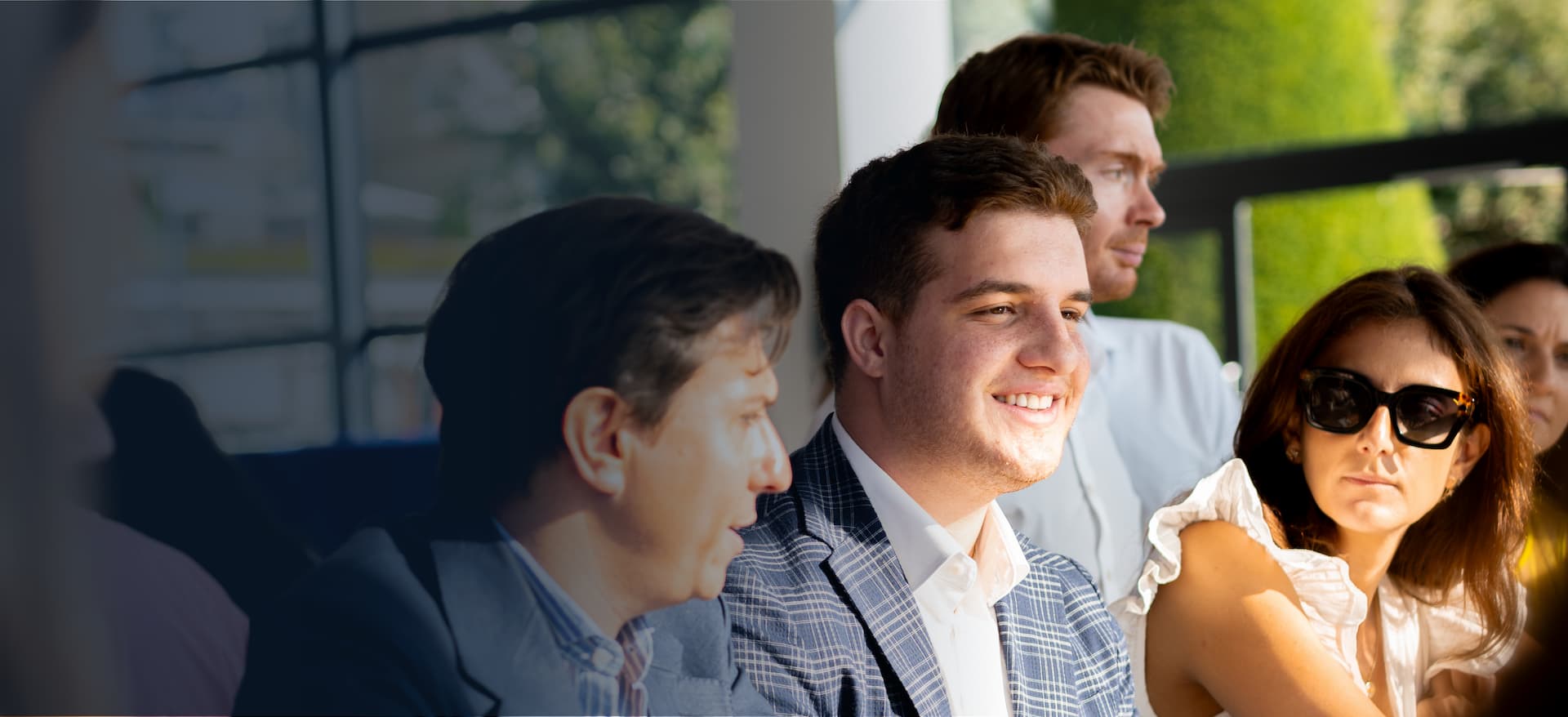 HIM Business School côtoient des chefs d'entreprise lors d'un événement professionnel