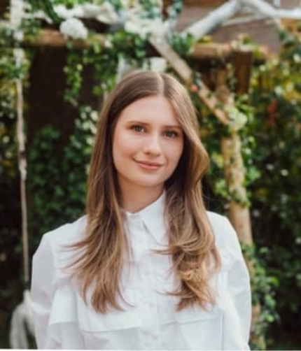 Andreea Grama - HIM Alumni