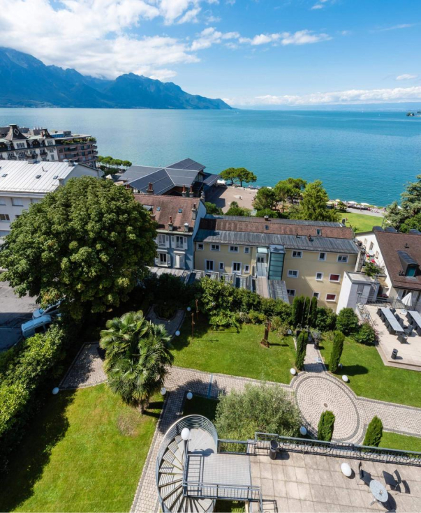 Terraço do Hotel Europe com vista para o jardim e para o Lago de Genebra